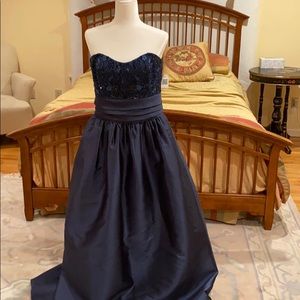 MARCHESA NOTTE EVENING GOWN.